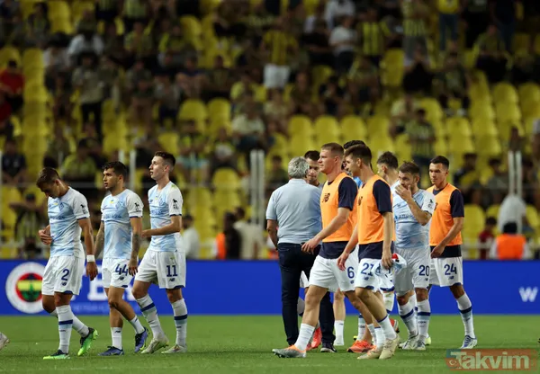 Yakışmadı! Dinamo Kiev'in golü sonrası Fenerbahçe taraftarından 'Vladimir Putin' tezahüratı: Lucescu stadı terk etti - 24