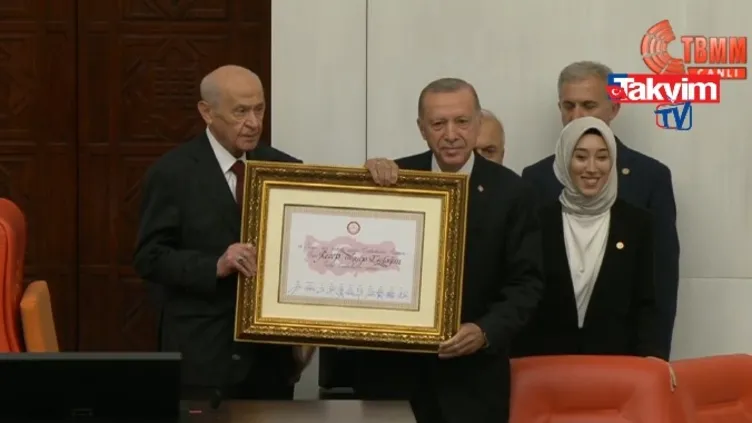 Başkan Erdoğan mazbatasını aldı | Video