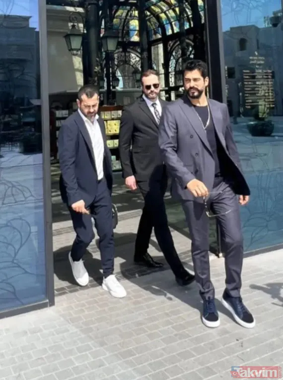 Öte Yandan Özçivit Geçtiğimiz Gülerde Yaptığı Bir Paylaşımlar Herkesi Duygulandırmıştı.