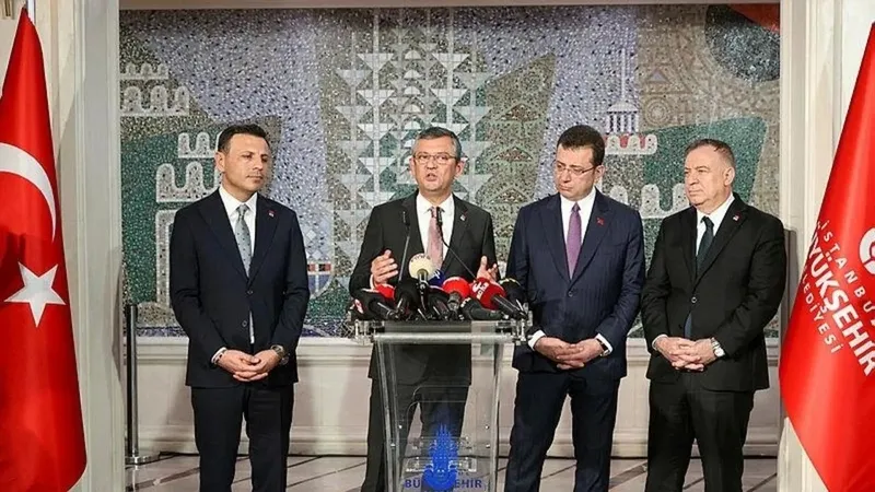 CHP'de sistem kilitlendi! Özgür Özel, PM ve MYK, Saraçhane karşısında işlevsiz kaldı: İlgezdi'den İmamoğlu'na 'Sen kimsin' ayarı-5