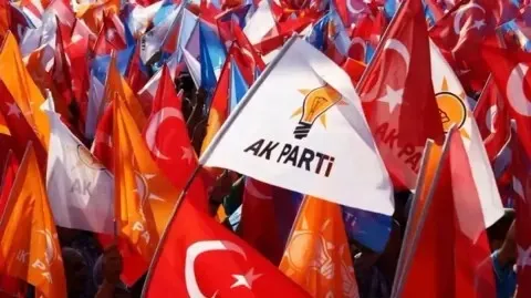 25inci-yilda-parola-guvenli-liman-turkiye-1785194350634.jpeg AK Parti'nin 25. yıl programı belli oldu: Parola güvenli liman Türkiye! 25 milyon fidan dikilecek-3