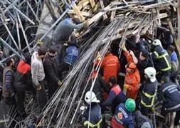 Cami inşaatı çöktü: 1 ölü