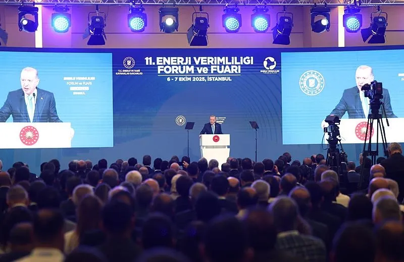Başkan Recep Tayyip Erdoğan, İstanbul Kongre Merkezi'nde gerçekleştirilen 11. Enerji Verimliliği Forum ve Fuarı'na katılarak konuşma yaptı. (AA)