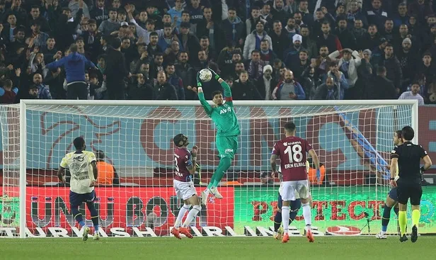 1671927373089.jpeg Trabzonspor karşısında 10 kişi kalan Fenerbahçe daha fazla direnemedi-10
