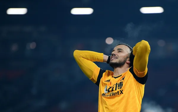 besiktasin-yeni-transferi-saiss-vidanin-gerisinde-kaldi-1655299094133.jpg Beşiktaş'ın yeni transferi Saiss, Vida'nın gerisinde kaldı!-5