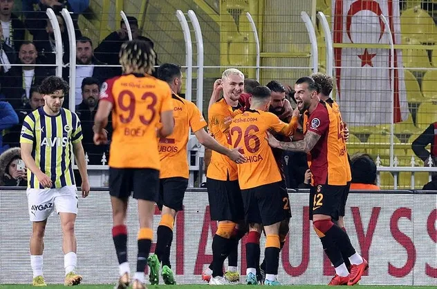 Galatasaray Süper Lig'de ilk 7 sıra içindeki takımlara geçit vermeyerek lider oldu