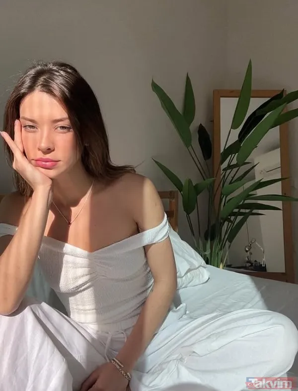 Bu açıklama, sosyal medyada büyük yankı uyandırdı. Pek çok kişi, Özkan'ın bu sözlerinin Lucas Torreira'ya bir mesaj niteliği taşıdığı yönünde yorumlarda...