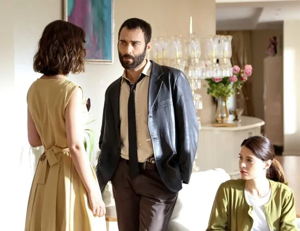 Psikolog İpek karakteriyle İrem Helvacıoğlu gönülleri fethetmeye geliyor! Baş Belası 1. bölüm ile Atv'de başlıyor!-5