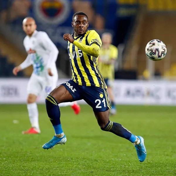 Fenerbahçe bataklığı andıran sahada Çaykur Rizespor’u tek golle geçti-8