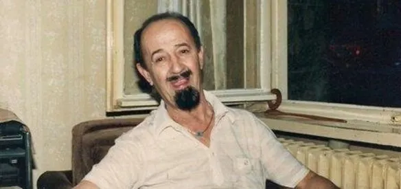 Şarkı sözü yazarı ve şovmen Fecri Ebcioğlu öldü.