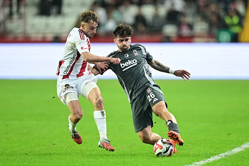 Beşiktaş'ın Antalyaspor maçı sonrası şok yorum! "Sergen'in ihaneti" - 13