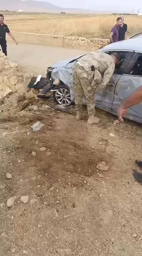 Mardin'de feci kaza! Otomobil sulama kanalına devrildi: Aynı aileden 4'ü çocuk 6 kişi hayatını kaybetti-3