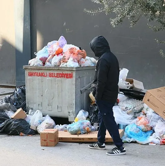 İzmir’de çöp dağları!