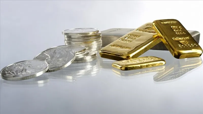 hurmuz-kilidi-acildi-gram-altin-7-bin-tlyi-asti-petrol-geriledi-1776439527172.jpg Hürmüz kilidi açıldı: Gram altın 7 bin TL’yi aştı petrol geriledi-2