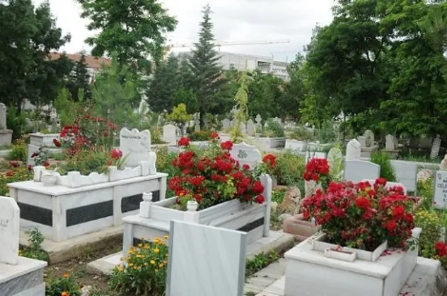 Rüyada ölmüş birini görmek ne demektir?