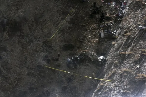 Acılı baba kuleye kızını sordu-4