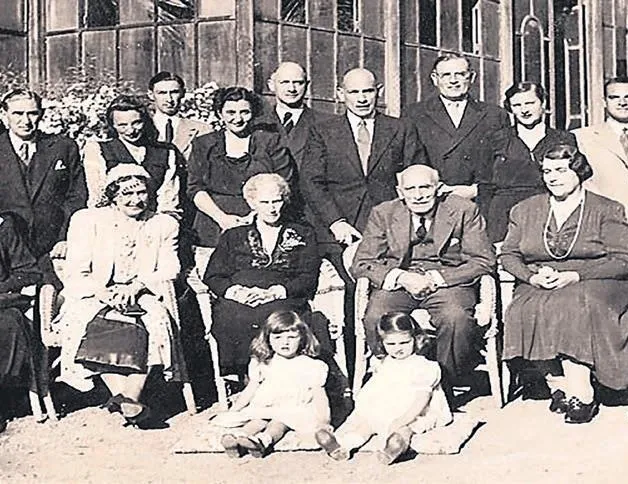 Sansaryan Han’da bir İngiliz tüccar