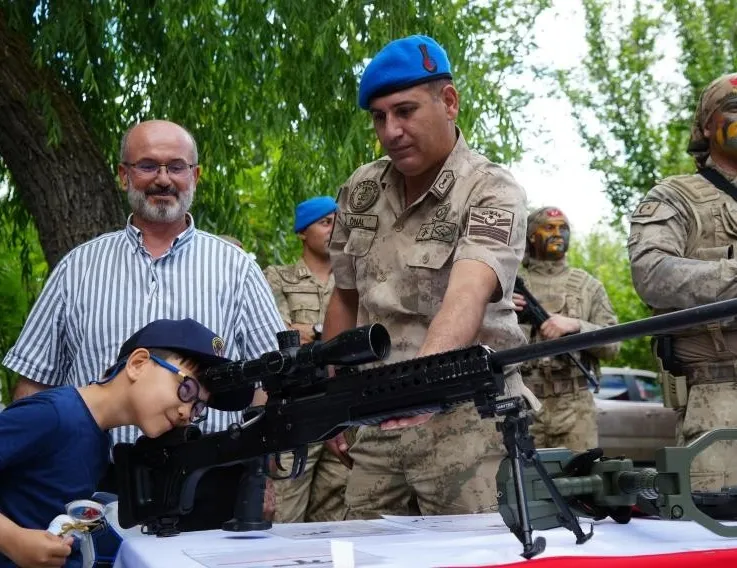 Milli güç vitrinde! Kırıkkale’de silahlar, Aile Festivali’nde ilgi gördü
