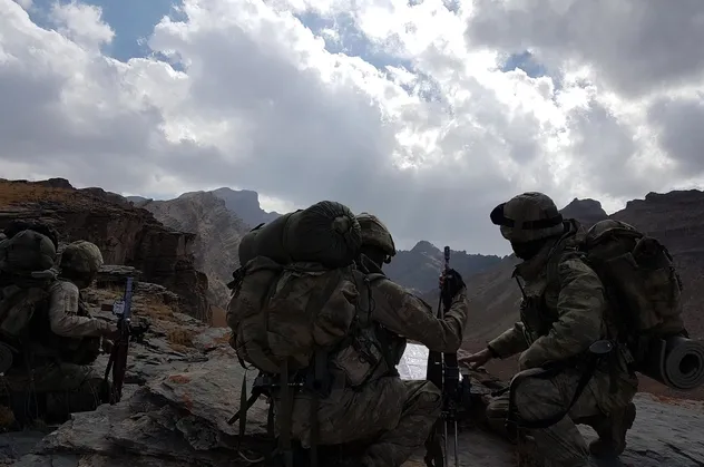 Son dakika: MSB: Eylem hazırlığındaki 2 PKK’lı terörist etkisiz hale getirildi