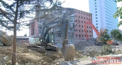 İstanbul’da tarihi Haydarpaşa Numune Hastanesi’nin dahiliye binasının yıkımı başladı