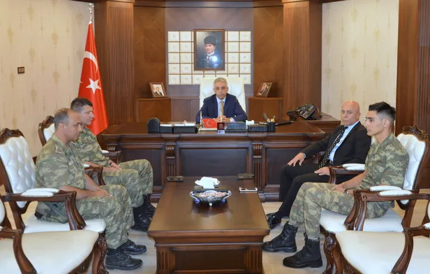 Erdoğan talimat verdi, o asker yeni telefonuna kavuştu-1