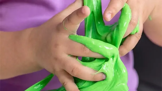 evde-kolay-borakssiz-tutkalsiz-tras-kopuksuz-slime-yapimi-slime-nasil-yapilir-malzemeleri-neler-iste-tarifi-1699622692224.jpeg Slime nasıl yapılır, malzemeleri neler? Evde kolay borakssız tutkalsız traş köpüksüz SLİME YAPIMI! İşte tarifi...-5