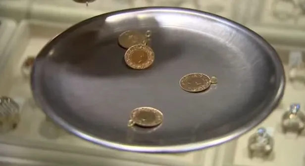 dunyaca-unlu-iki-banka-herkesi-afallatacak-yil-sonu-altin-tahminini-paylasti-1697008123007.jpg Dünyaca ünlü iki banka herkesi afallatacak yıl sonu altın tahminini paylaştı-5