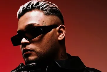 Lvbel C5’ten Tuğba Özay’a olay gönderme: Kim la bu? |  HavHavHav’ın hikayesi ve tuvalette yazılan şarkı