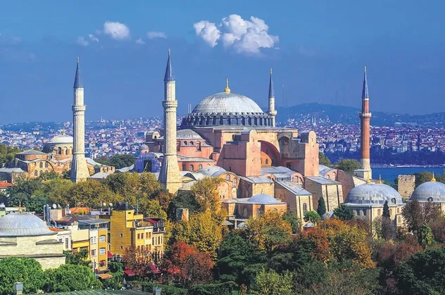 86 yıl sonra tekrar ibadete açılacak olan Ayasofya’ya üçlü çözüm