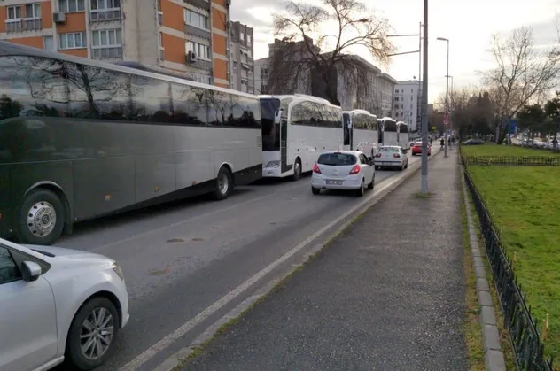 Mülteciler otobüslerle sınırlara ilerliyor! Çok sayıda ilde olağanüstü hareketlilik