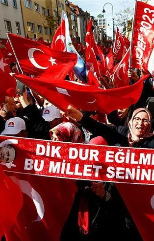 Köln'de Başkan Erdoğan coşkusu