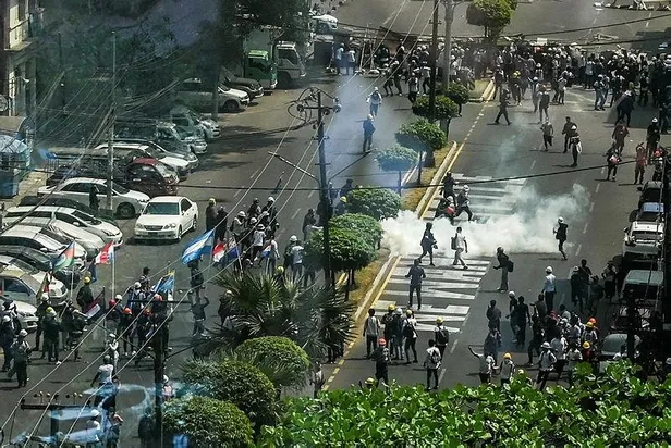 bmden-myanmardaki-darbe-karsiti-protestolara-iliskin-aciklama-en-az-18-kisi-hayatini-kaybetti-1614530384096.jpeg BM'den Myanmar'daki darbe karşıtı protestolara ilişkin açıklama: En az 18 kişi hayatını kaybetti-1