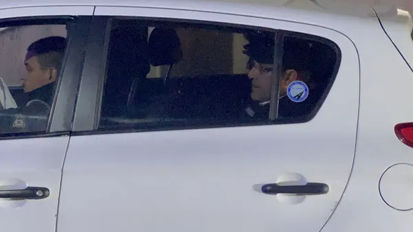 Son dakika: CHP'li Beşiktaş Belediyesi'ne rüşvet operasyonu! Eski Başkan Murat Hazinedar tutuklandı-7