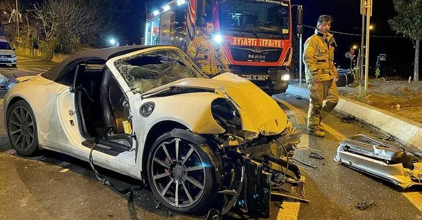 Sarıyer’de elektrik direğine çarpan araç hurdaya döndü! 2’si ağır 3 kişi yaralandı