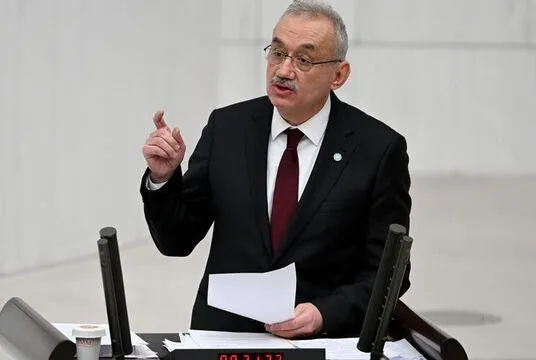 İYİ Parti’de bir ayrılık daha!