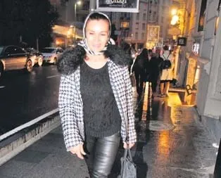 Hollywood style