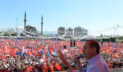 Başbakan Kayseri’de coşkuyla karşılandı