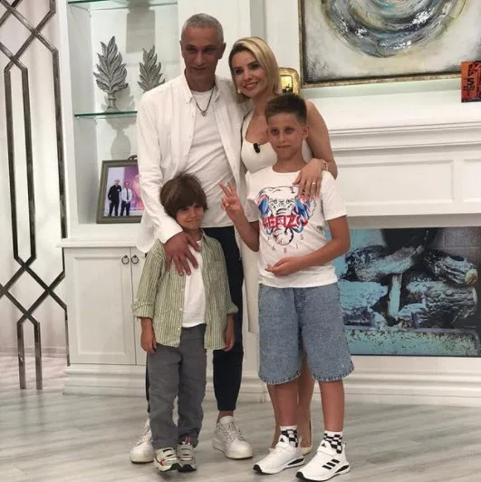 Esra Erol'un eşi Ali Özbir açtı ağzını yumdu gözünü 'O... çocukları'yla başladı gerisi geldi! Ali Özbir'i kimse zapt edemedi bile-10