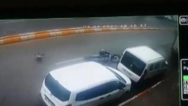 SON DAKİKA: Üsküdar'da feci kaza: Motosiklet sürücüsünün öldüğü kaza güvenlik kamerasında-4