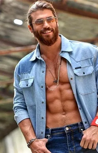 Can Yaman'a talih kuşu kondu! Yeni projesi için dev anlaşma sağladı