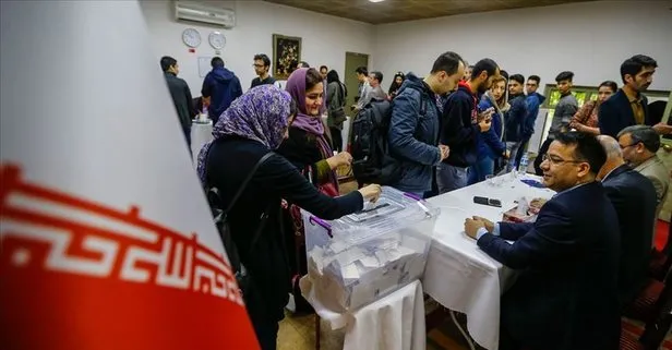 İran’da cumhurbaşkanlığı seçimlerine katılım oranı 1979’dan beri en düşük seviyede