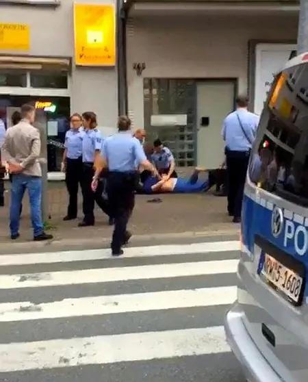 Almanya'da bir Türk'e polis köpeği ile şiddet-1