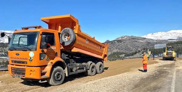 son-dakika-bakan-adil-karaismailoglu-gsm-sirketlerine-sorusturma-baslatildi-1678354798522.jpg Son dakika: Ulaştırma Bakanlığı tam kadro afet bölgesinde! Dev projeler afetlere hazır-3