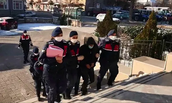 Denizli'de akılalmaz olay! Çalıştıkları fabrikadan onbinlerce ton yakıt çaldılar!-3