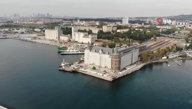 Haydarpaşa Garı'nda dikkat çeken kare! Havadan böyle görüntülendi