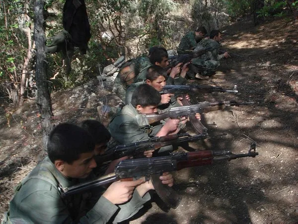Hafıza kartlarından YPG/PKK'nın 'çocuk savaşçıları' çıktı-3
