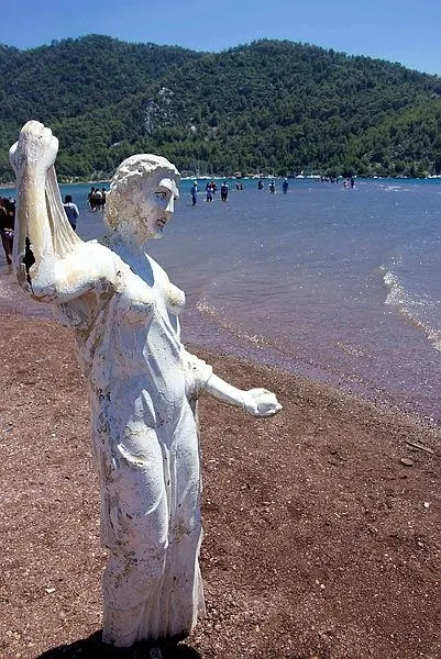 Kızkumu Plajı'nın simgesi 'Prenses' heykeline çirkin saldırı-4