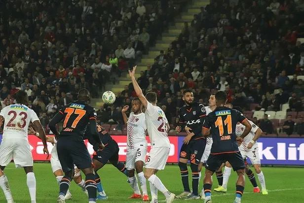 hatayda-gol-duellosu-hatayspor-basaksehir-3-3-berabere-kaldi-1667849083880.jpeg Hatay'da gol düellosu! Hatayspor-Başakşehir 3-3 berabere kaldı-4