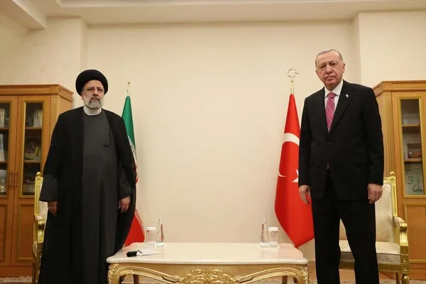 son-dakika-baskan-recep-tayyip-erdogan-iran-cumhurbaskani-reisi-ile-bir-araya-geldi-1638083497822.jpg SON DAKİKA: Başkan Recep Tayyip Erdoğan İran Cumhurbaşkanı Reisi ile bir araya geldi-2