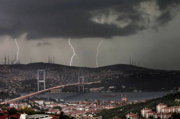 Meteoroloji ve İBB'den İstanbul'a son dakika uyarısı! Öğleden sonra başlayacak çok şiddetli olacak